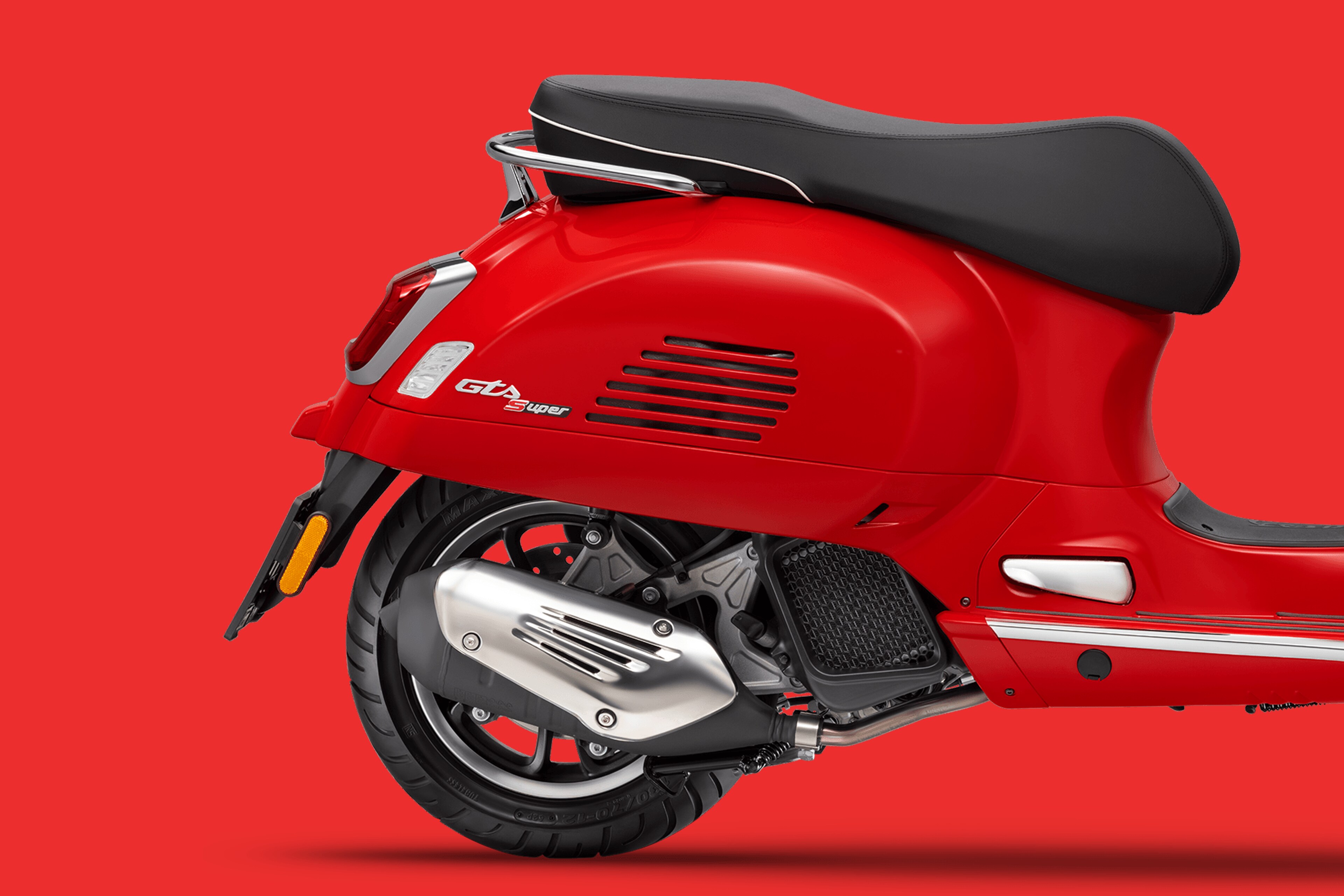 Vespa GTS 赤 スクーター ベスパ GTS Super150