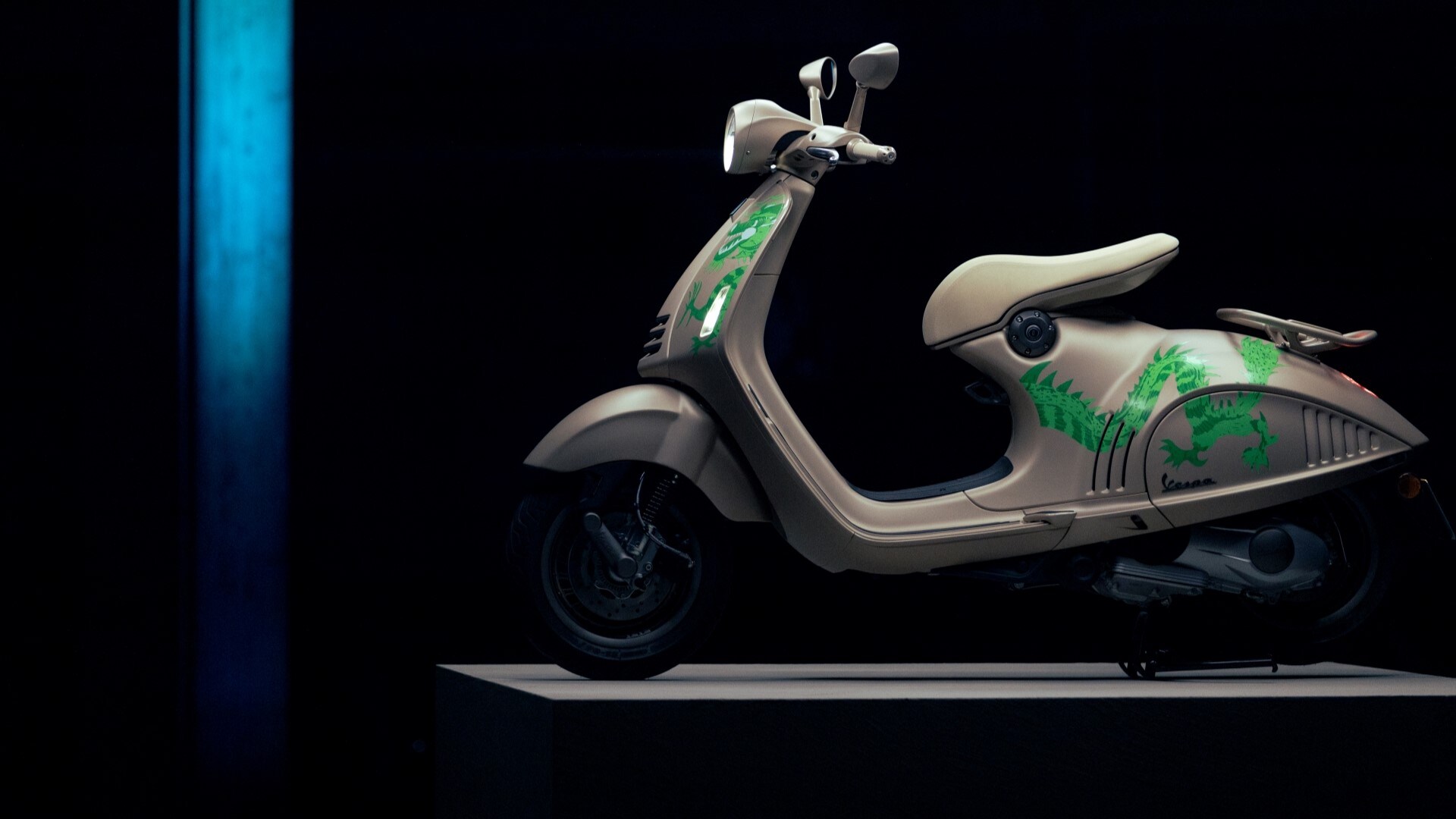 Vespa 946 Dragon: unique limited edition scooter | Vespa EN